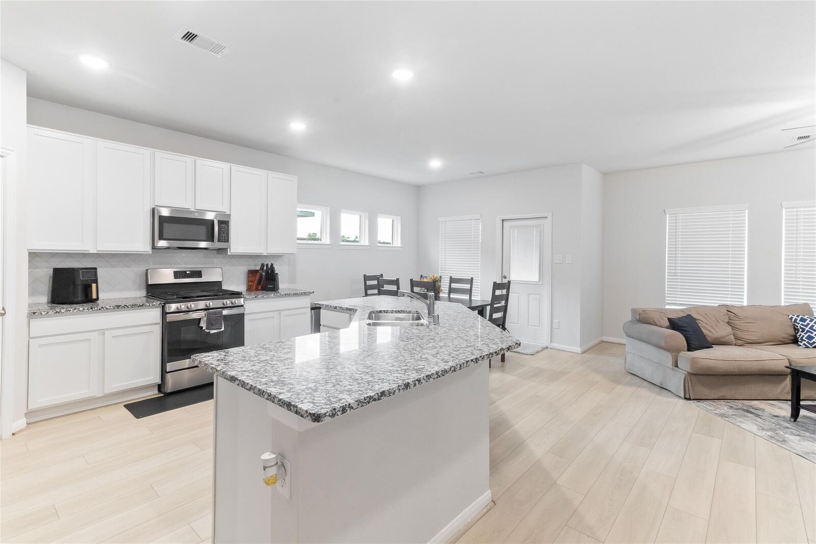 Property Photo:  214 Water Grass Trail  TX 77531 