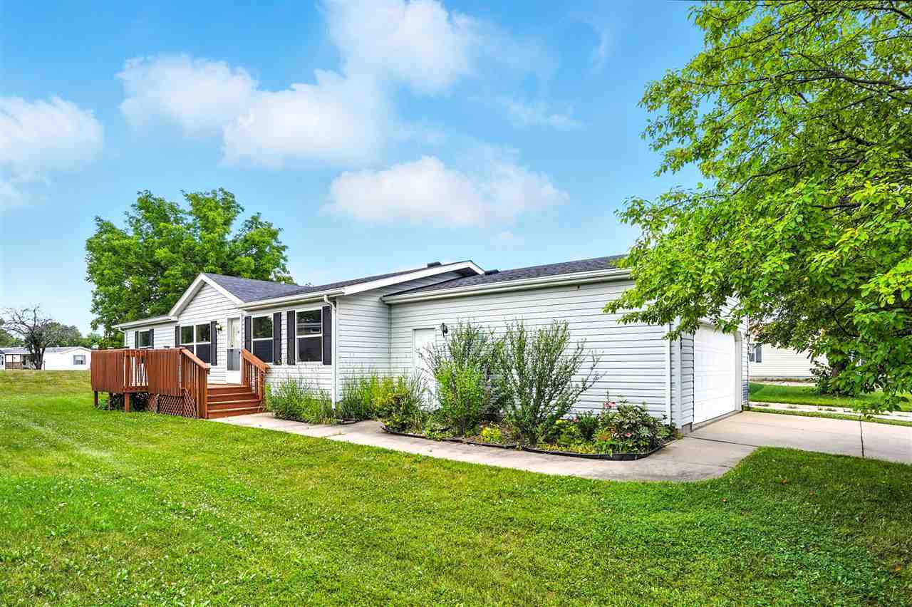Property Photo:  138 Paddock Cir  IA 52240 