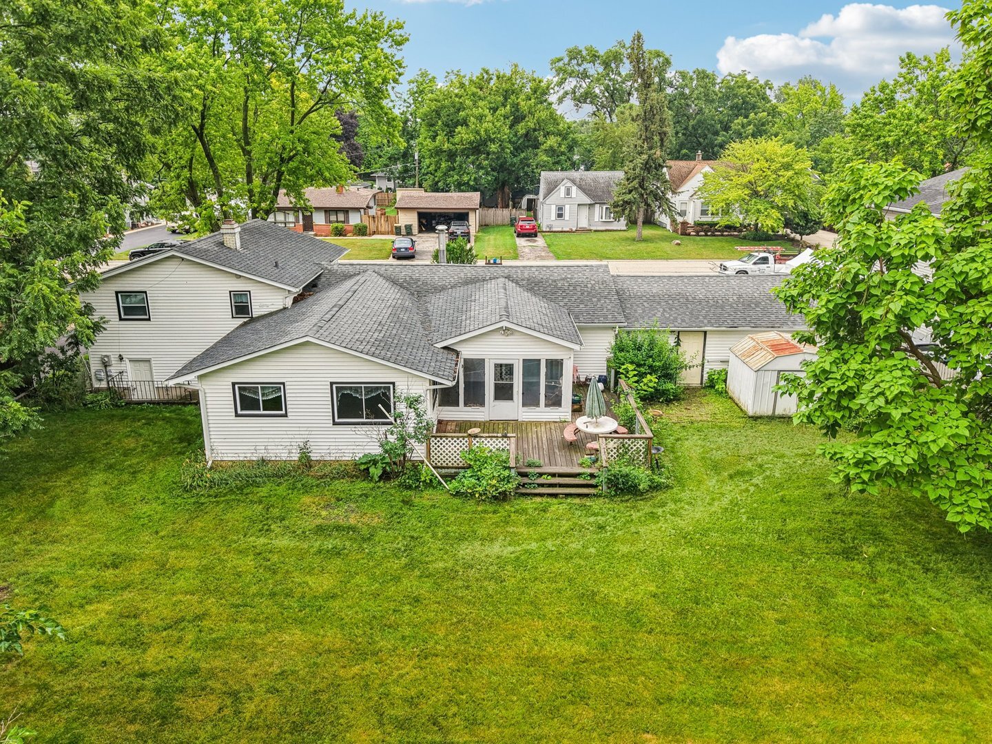Property Photo: 602 Daisy Lane IL 60073