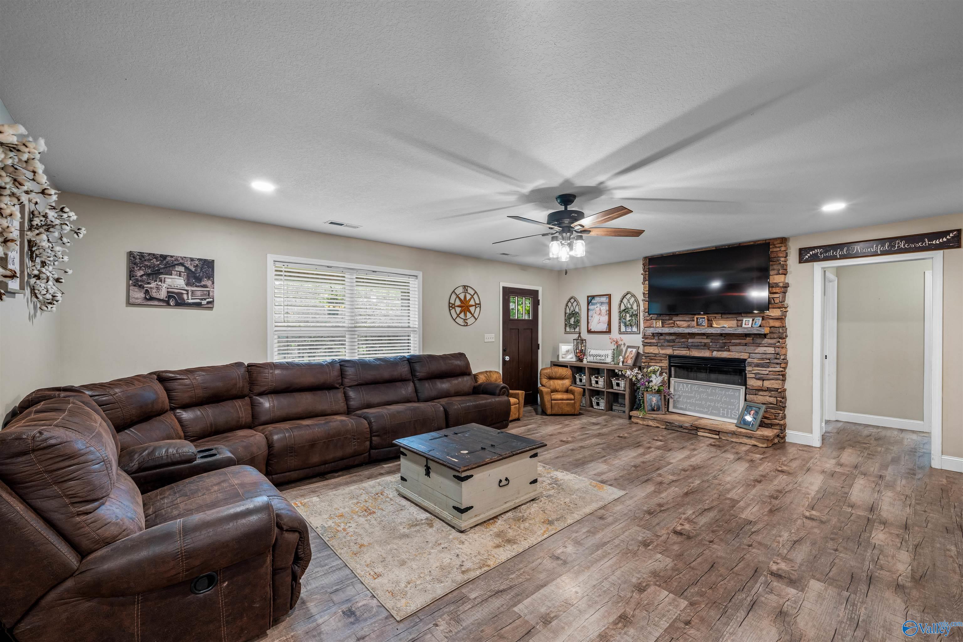 Property Photo: 370 Valhalla Road AL 35967