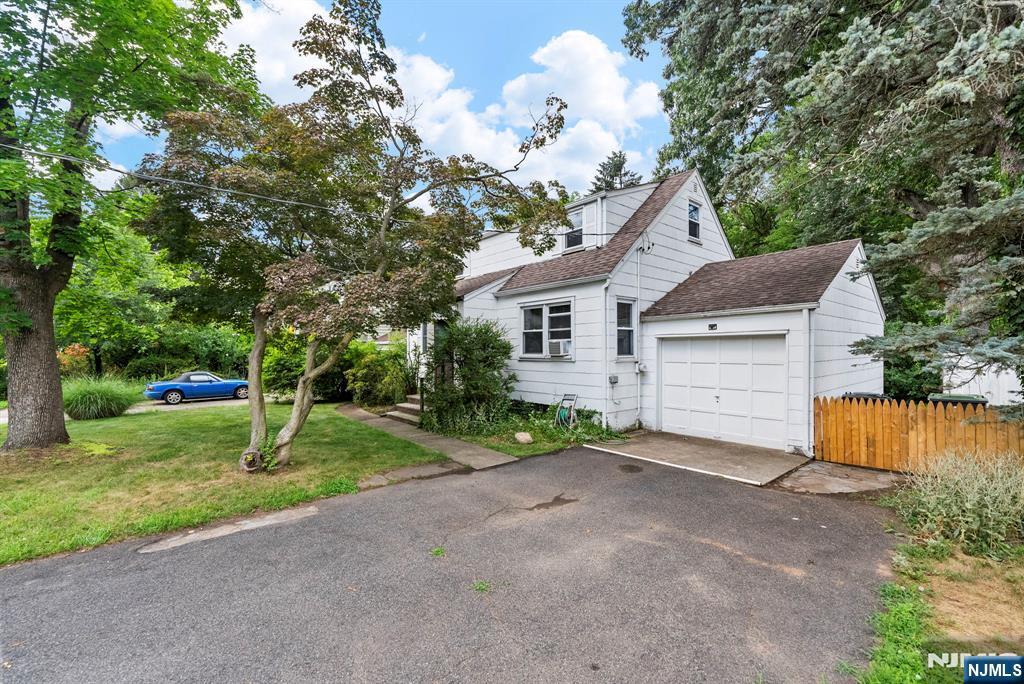 Property Photo:  305 E Main Street  NJ 07621 