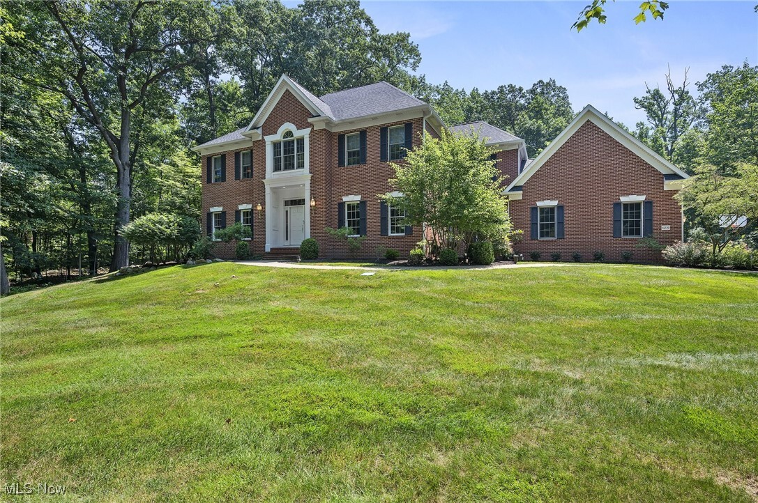 Property Photo: 6039 Ledgeview Drive OH 44264