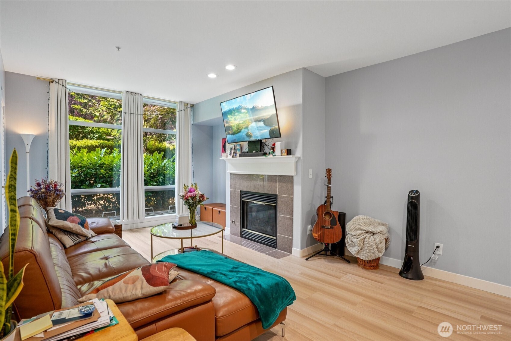 Property Photo: 3221 SW Avalon Way 113 WA 98126