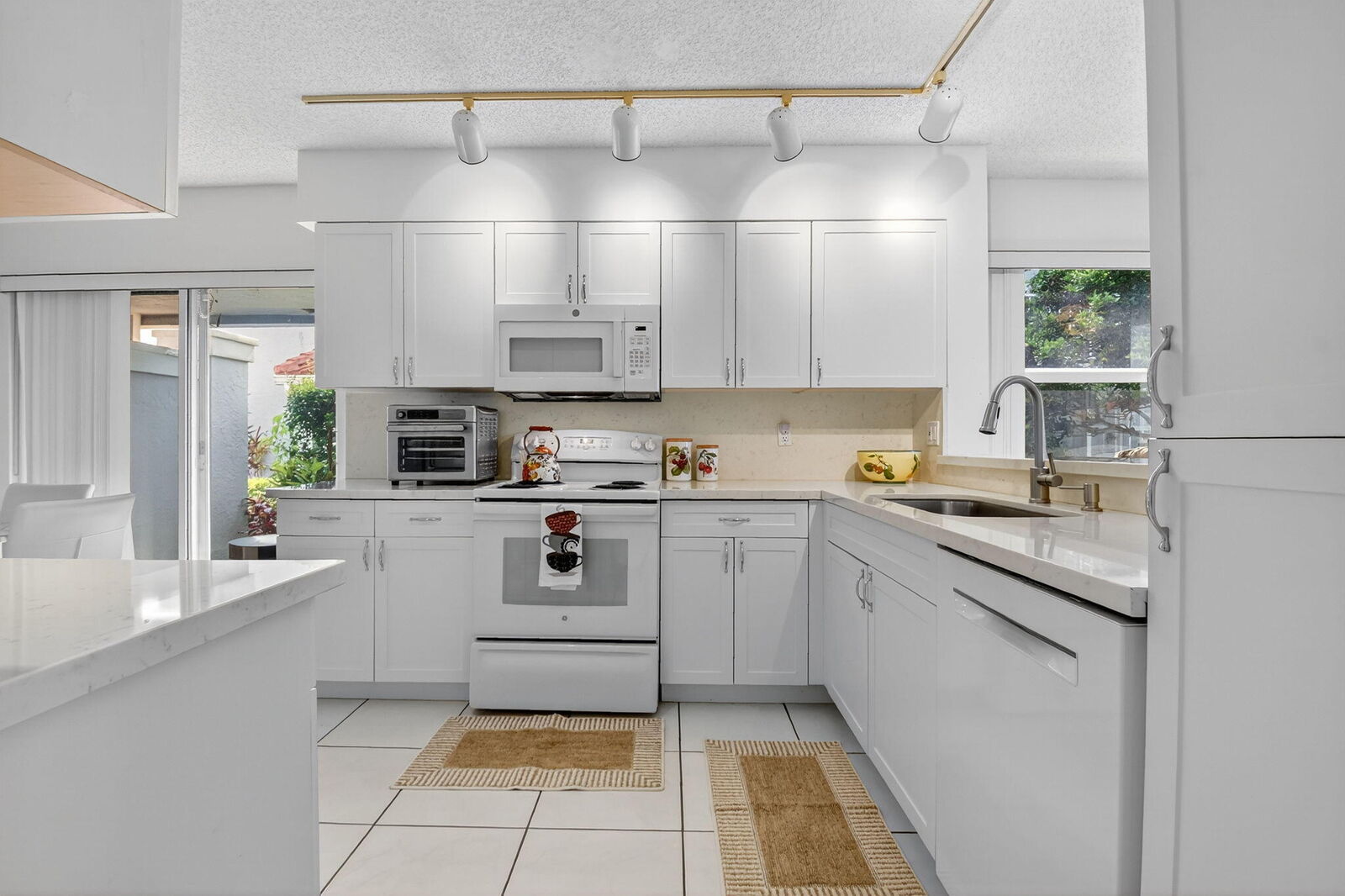 Property Photo:  7390 Lake Meadow Way 101  FL 33437