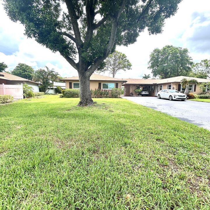 Property Photo:  715 Whippoorwill Lane  FL 33445 
