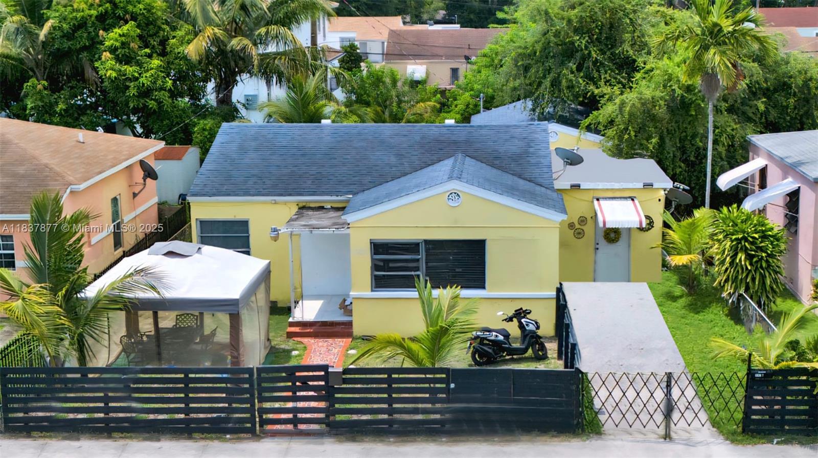 Property Photo:  1042 NW 76th St  FL 33150 