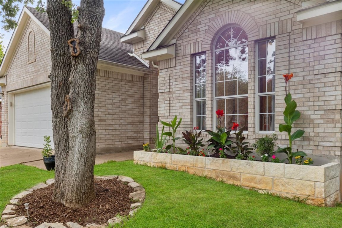Property Photo: 9012 Meacham Way TX 78749