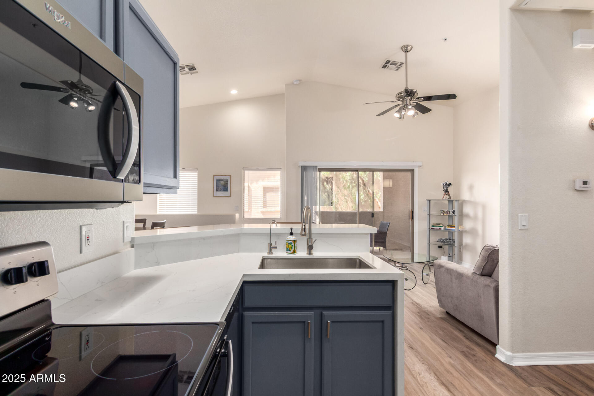 Property Photo: 1406 W Emerald Avenue 120 AZ 85202