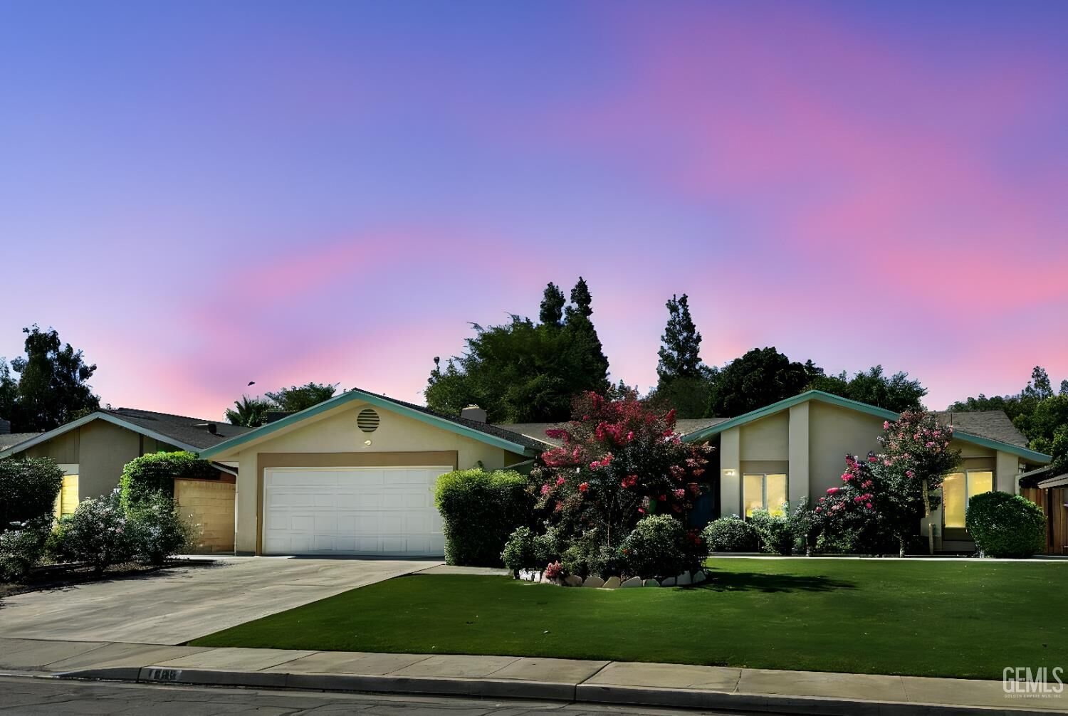 Property Photo:  7009 Quailwood Drive  CA 93309 