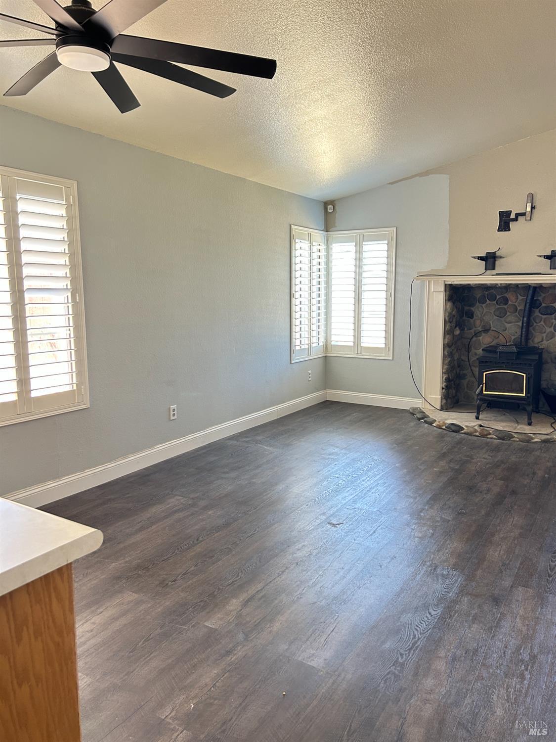 Property Photo: 1091 Ruby Drive CA 95687