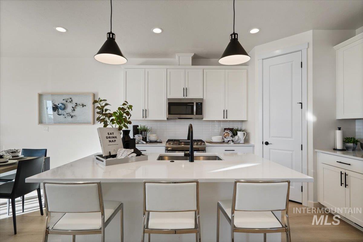 Property Photo: 338 N Lagrasse Lane ID 83669