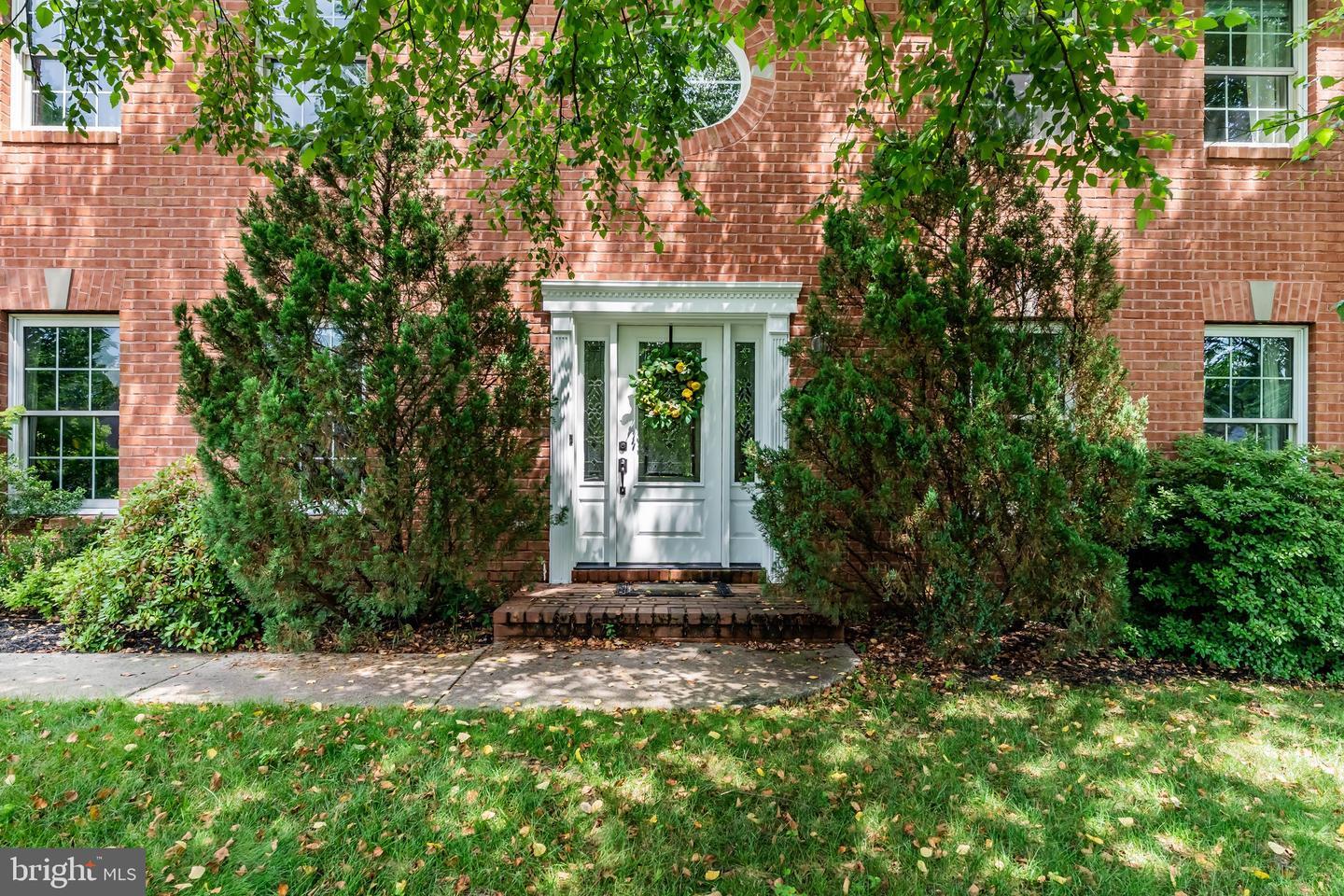 Property Photo:  1218 Kings Circle  PA 17050 