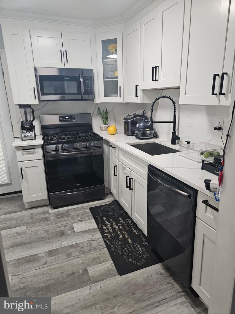 Property Photo: 5 Richmond Road NJ 08817