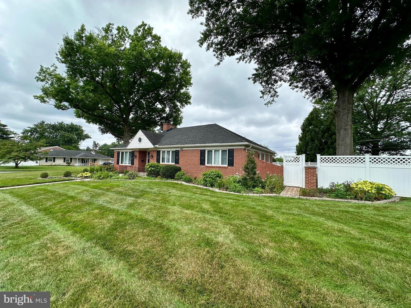 Property Photo: 250 S Findlay Street PA 17402