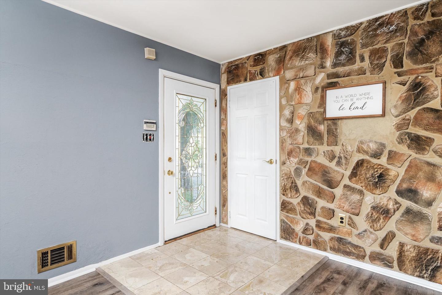 Property Photo:  22 Gaskill Avenue  NJ 08610 