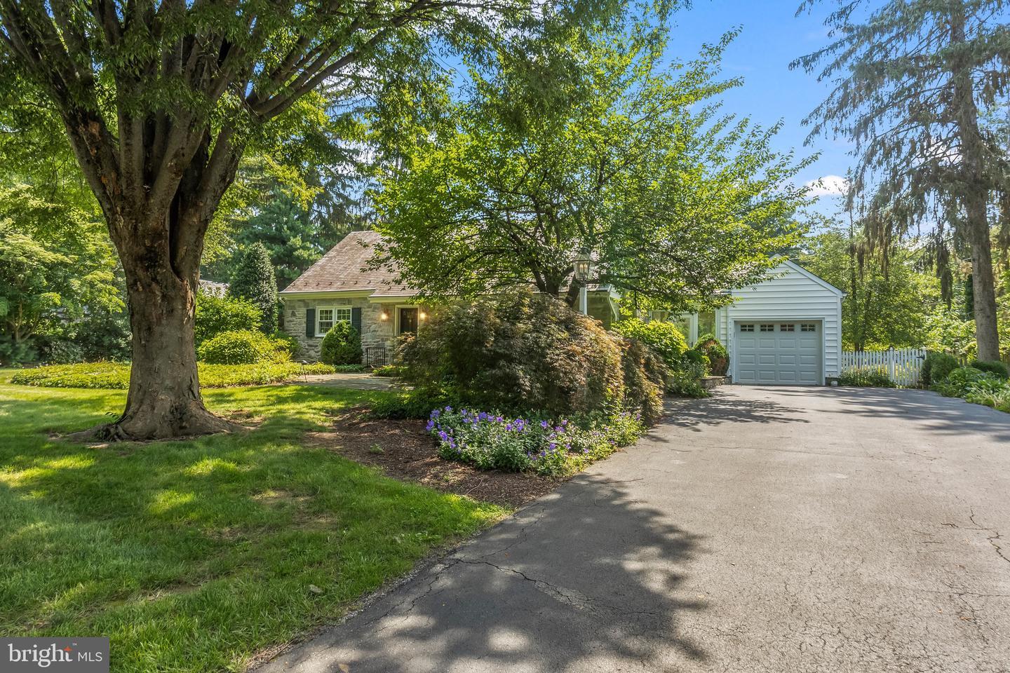 Property Photo: 815 Wilson Drive PA 17603