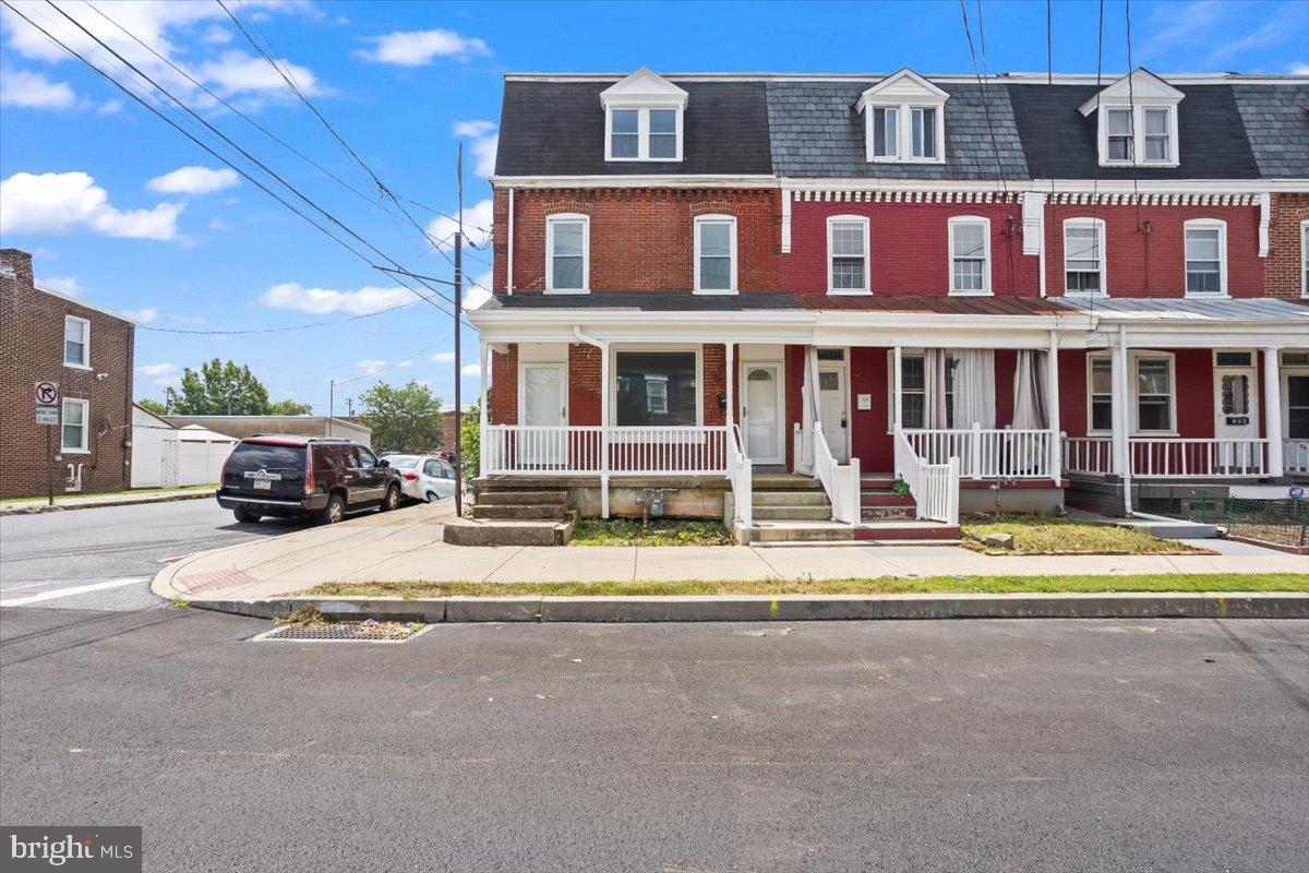 Property Photo:  200 Jackson Street  PA 17603 