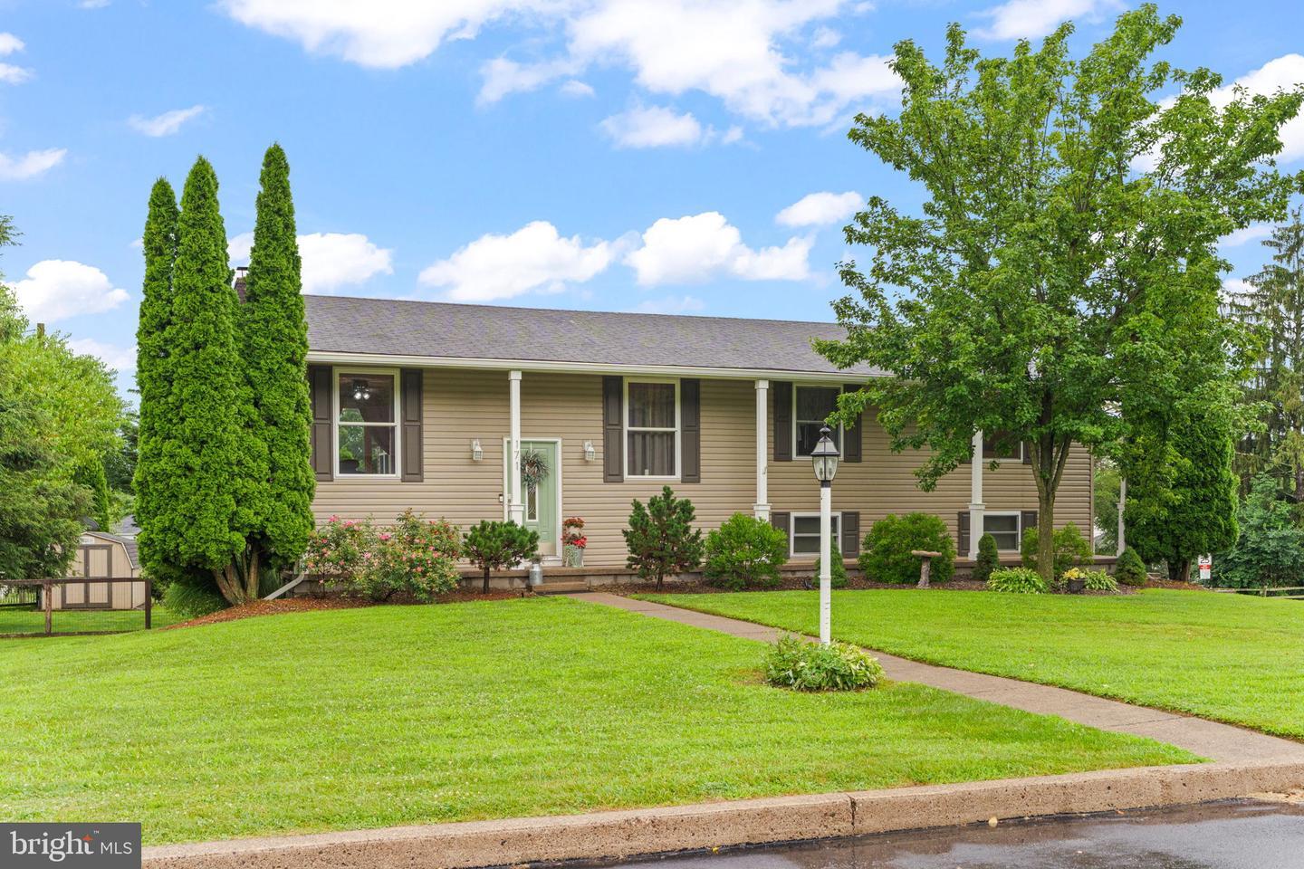 Property Photo: 171 Baldwin Boulevard PA 17876