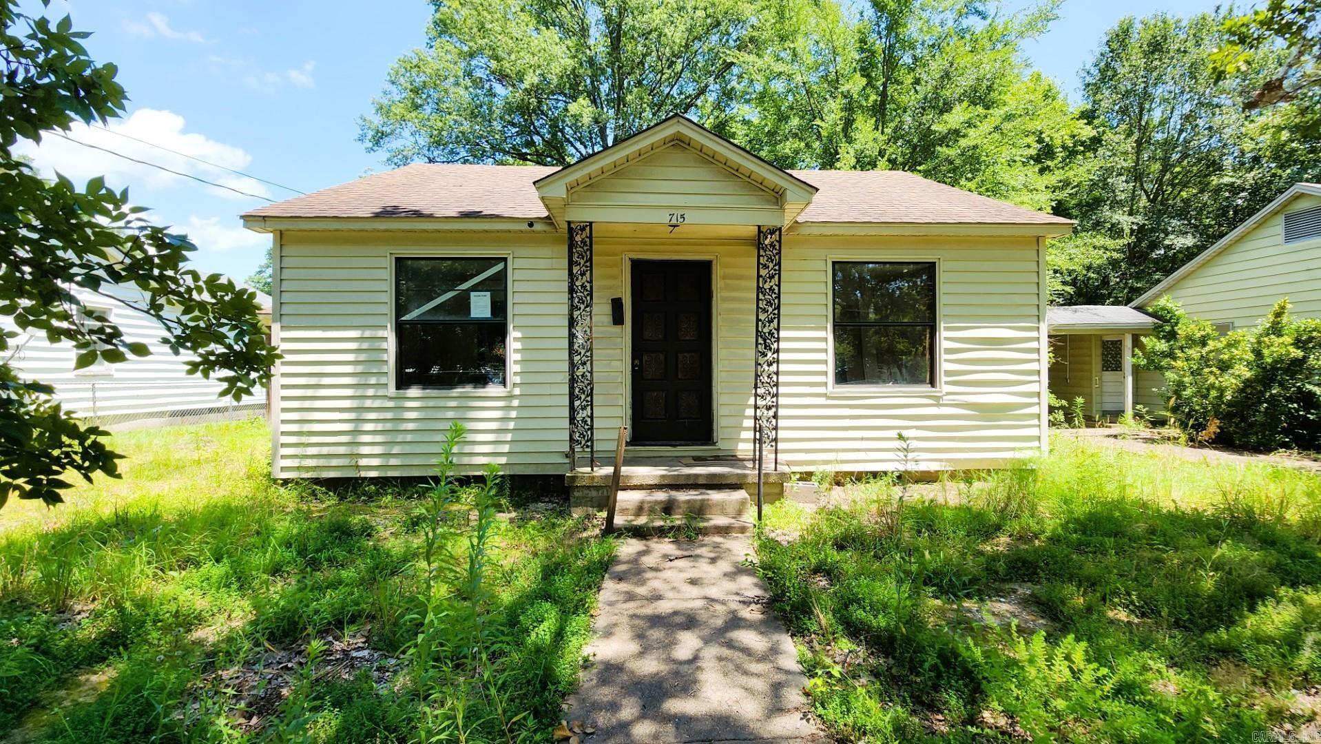 Property Photo:  715 Division Street  AR 72104 