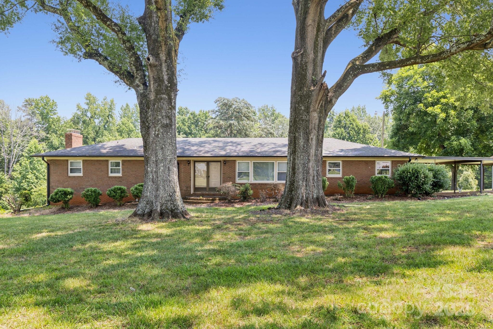 Property Photo: 8110 Arlington Church Road NC 28227