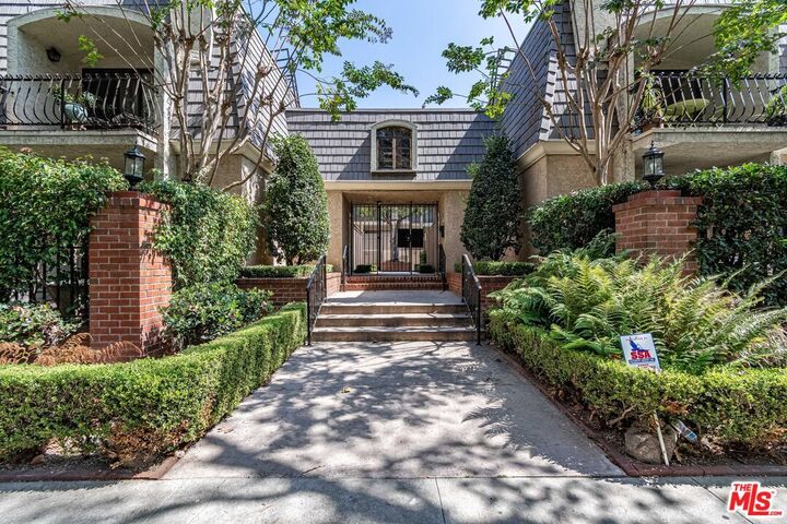 624 Wilcox Ave  Los Angeles CA 90004 photo