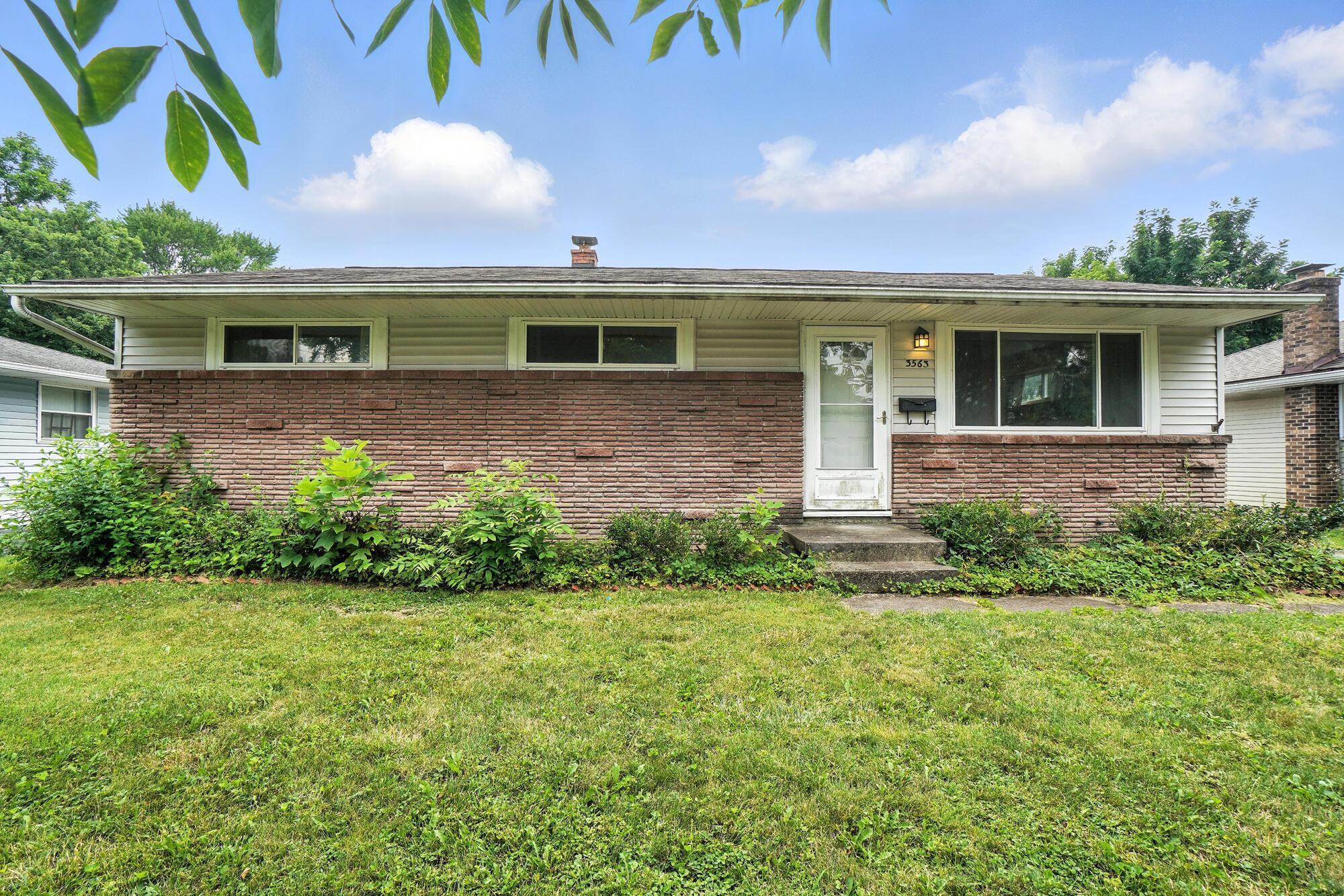Property Photo: 3563 Astor Avenue OH 43227