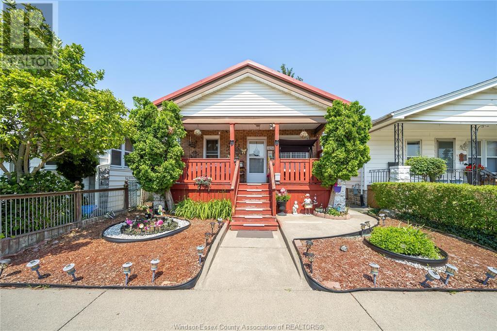Property Photo: 1054 Oak Street ON N9A 5G4