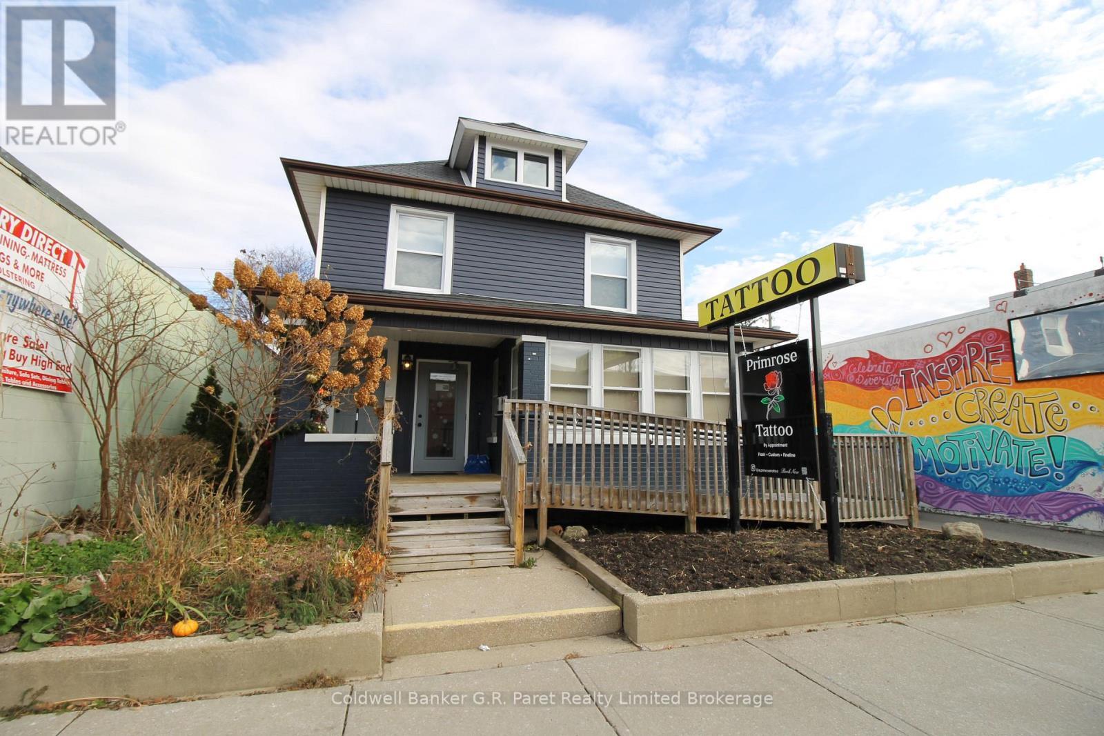 Property Photo: 39 Norfolk Street North ON N3Y 3N6