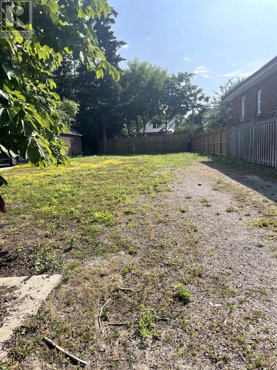 Photo de la propriété: 639 Hortop Street ON L1G 4N4