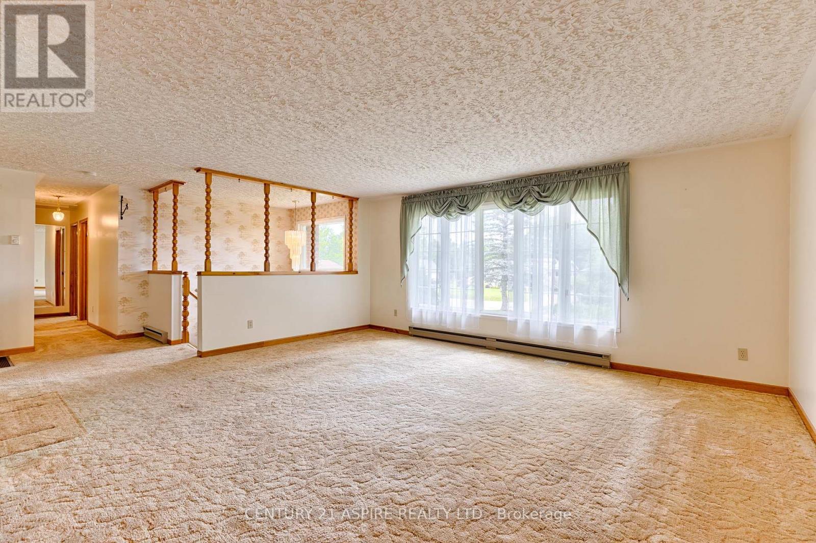 Property Photo: 18 Biesenthal Road ON K8H 2Y9