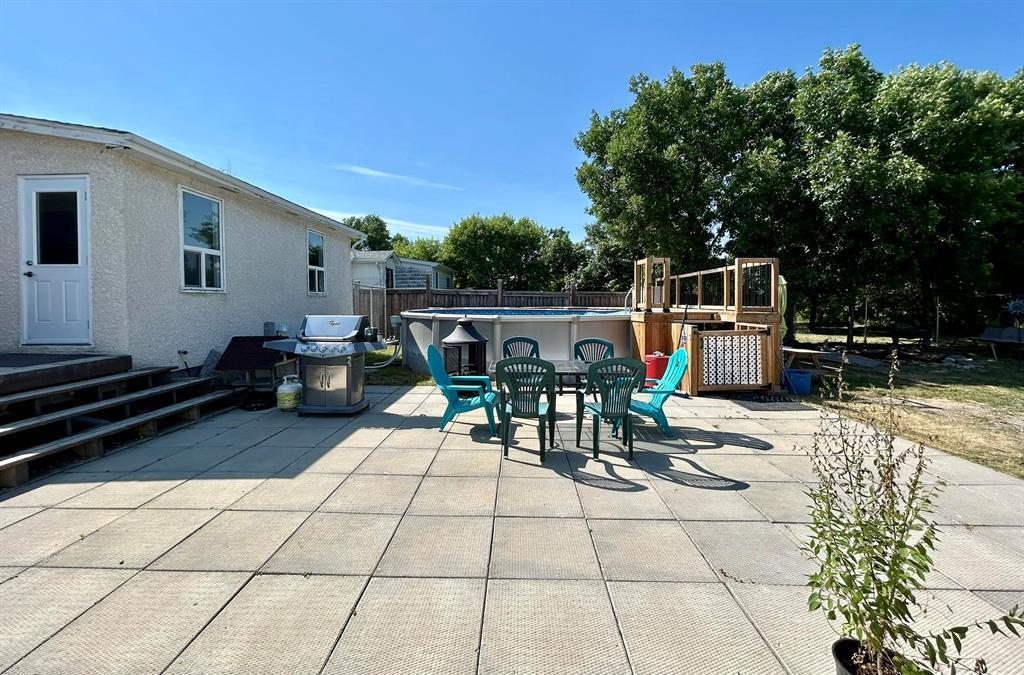 Property Photo:  401 Greenwood Avenue  MB R1A 1J1 