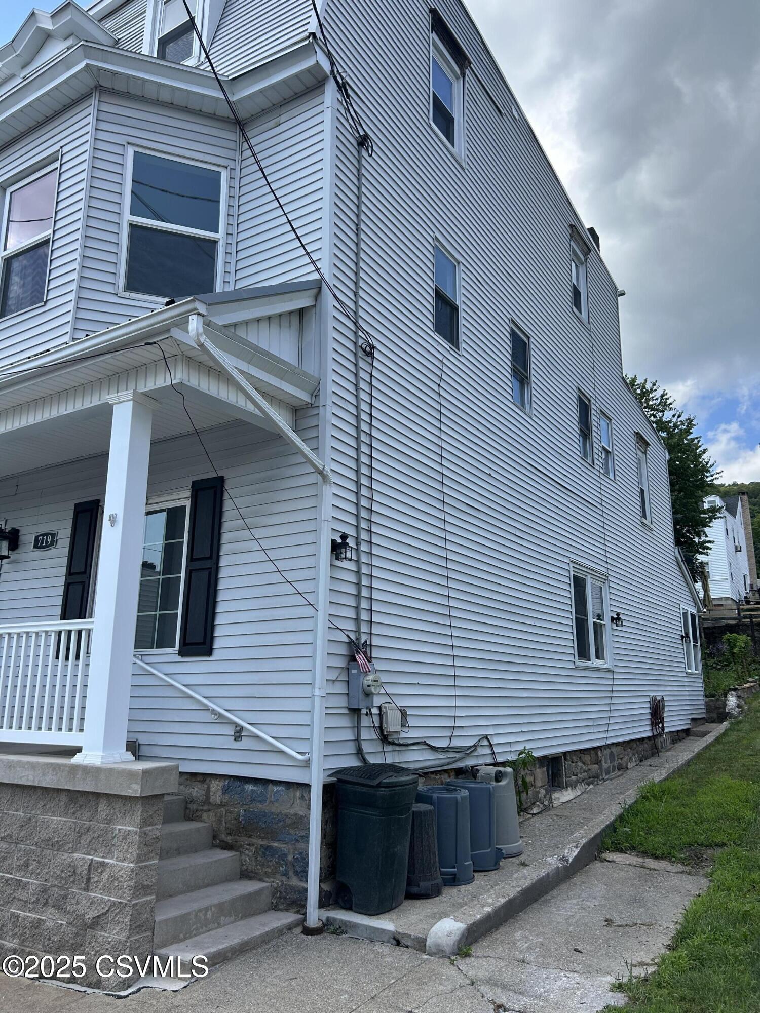 719 E Dewart Street  Shamokin PA 17872 photo