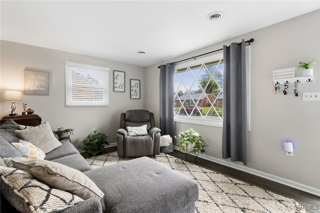 Property Photo: 204 Prince Albert Avenue VA 23834