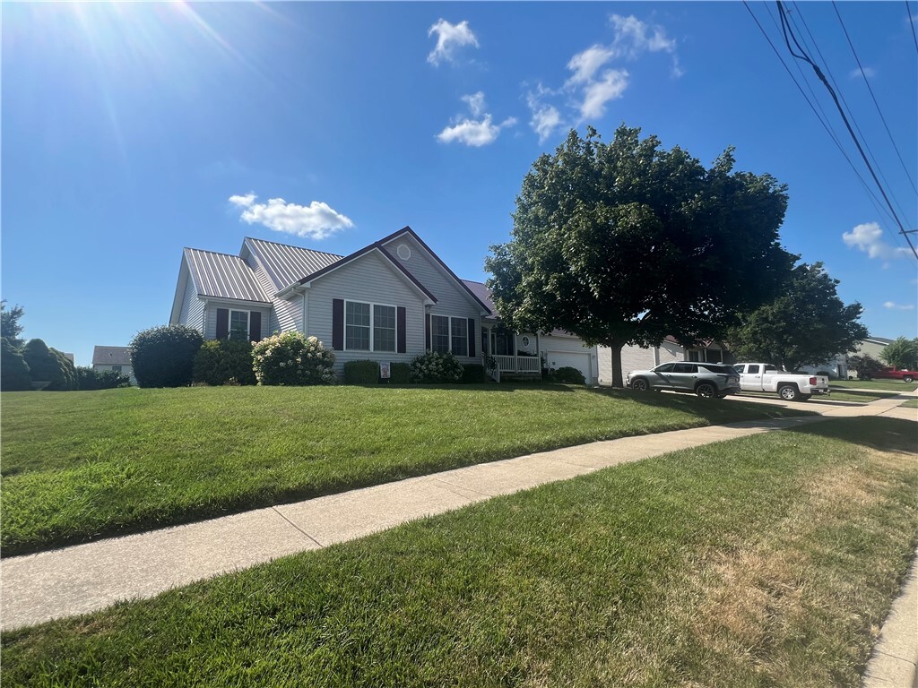 Property Photo: 1215 Westside Drive IL 62549