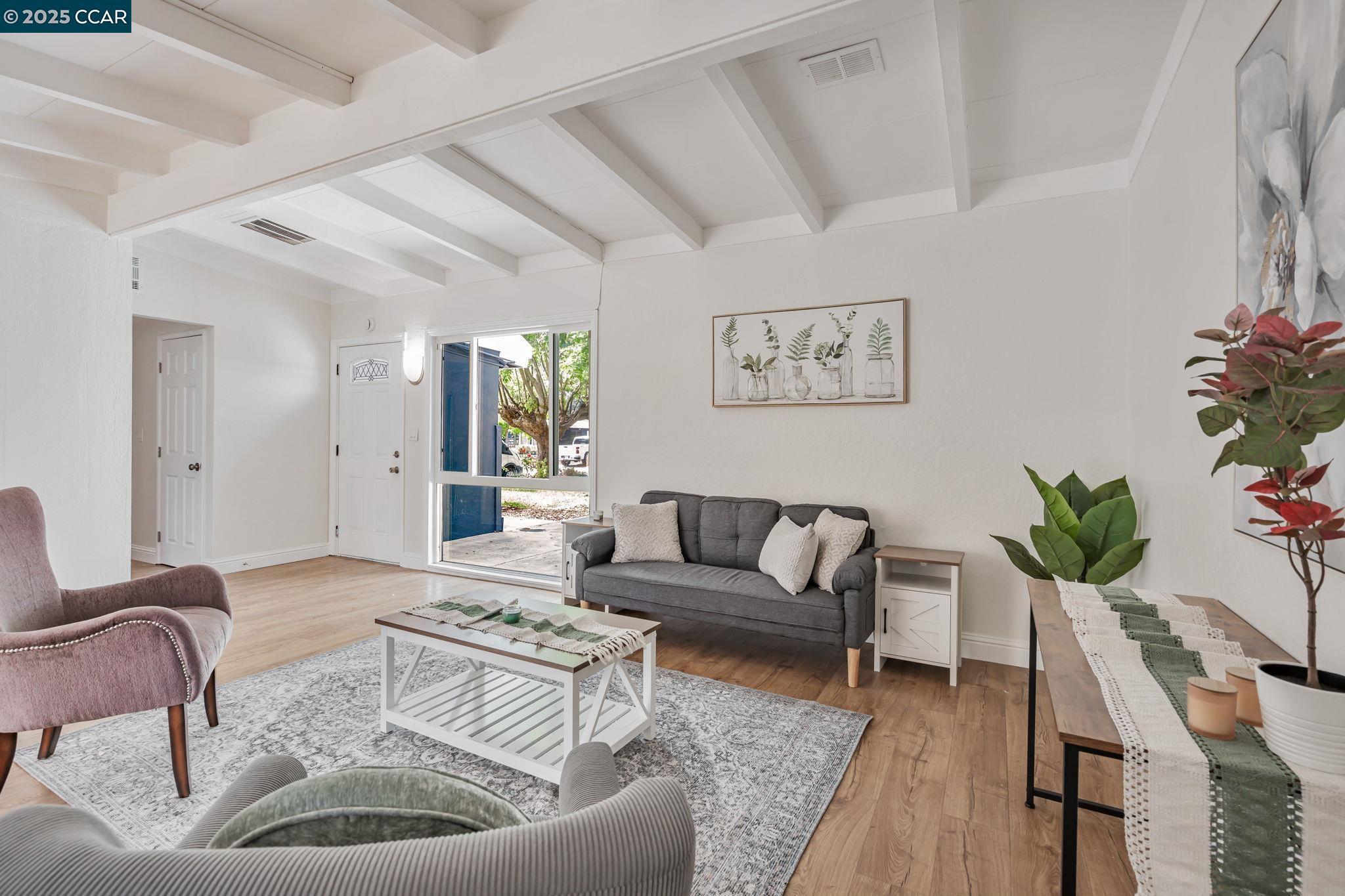 Property Photo: 259 Los Altos Pl CA 94503