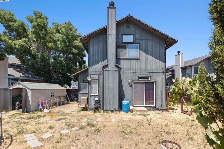 Property Photo: 165 Audrey Place CA 95687