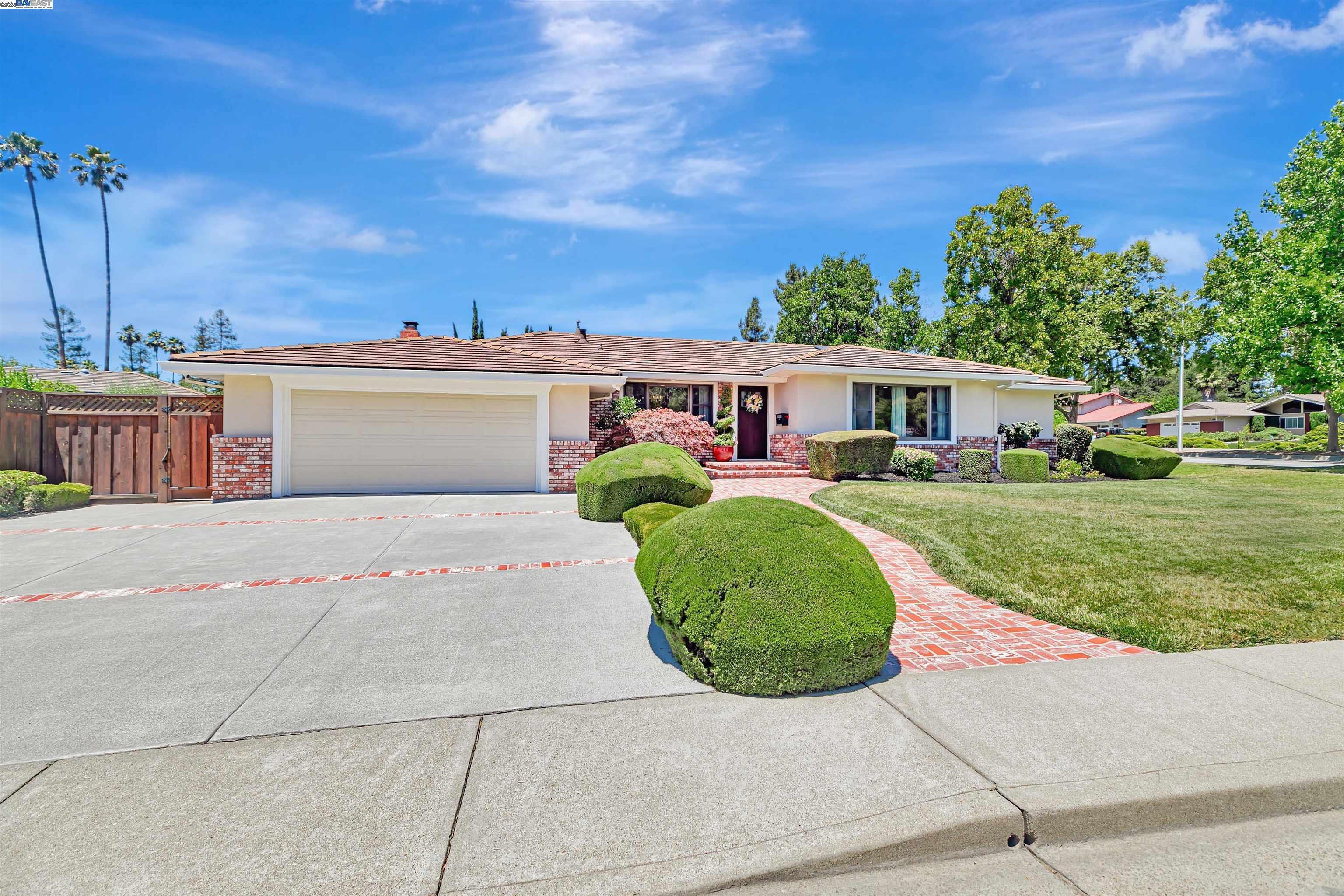 Property Photo: 46101 Klamath St CA 94539