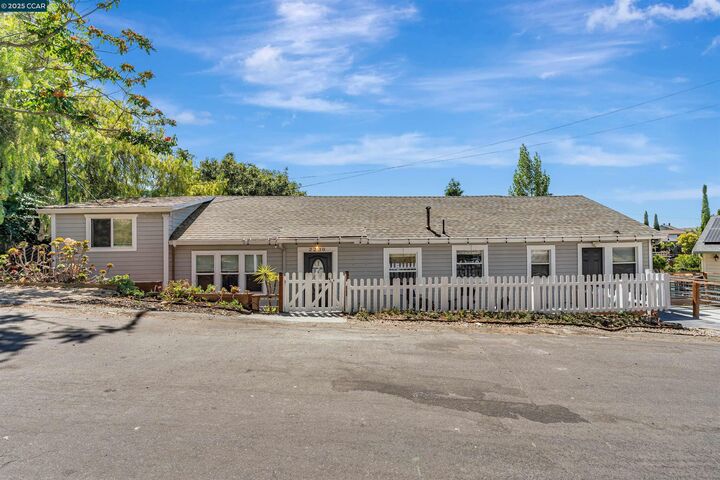 2230 Pomona Ave  Martinez CA 94553 photo