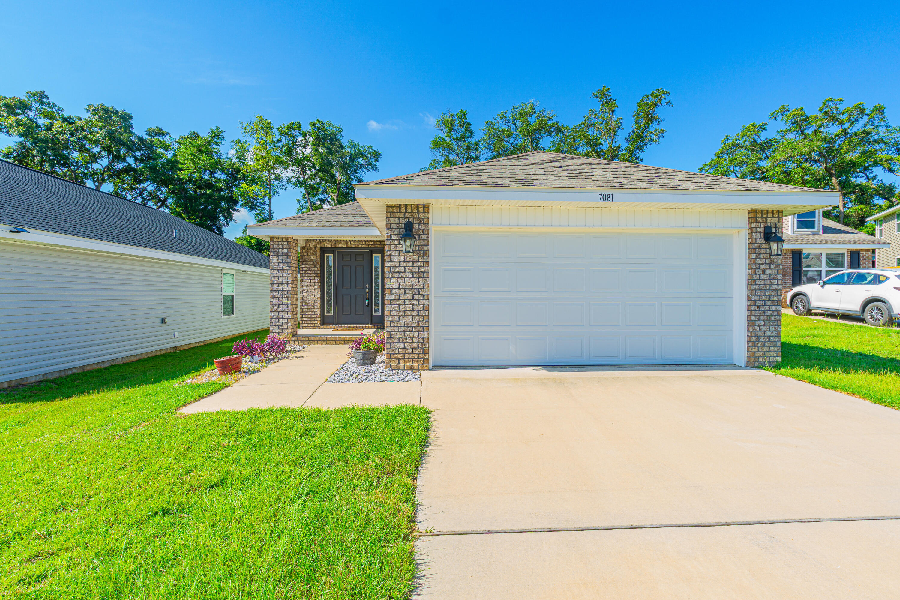 Property Photo: 7081 Sonny Drive FL 32504