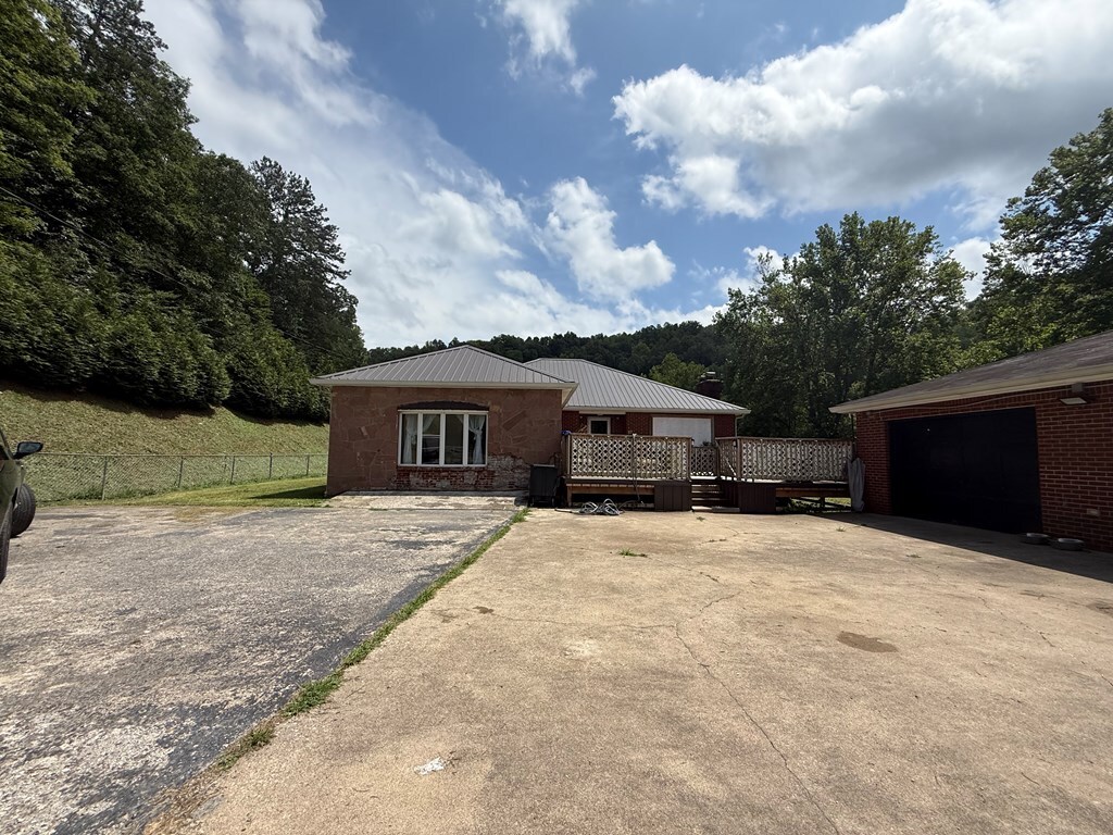 Property Photo: 377 Ky. Rt. 993 KY 41274