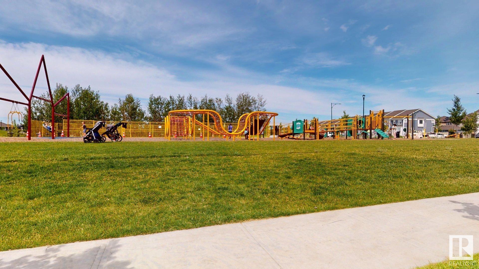 Property Photo: 607 31 Avenue NW AB T6T 2V6