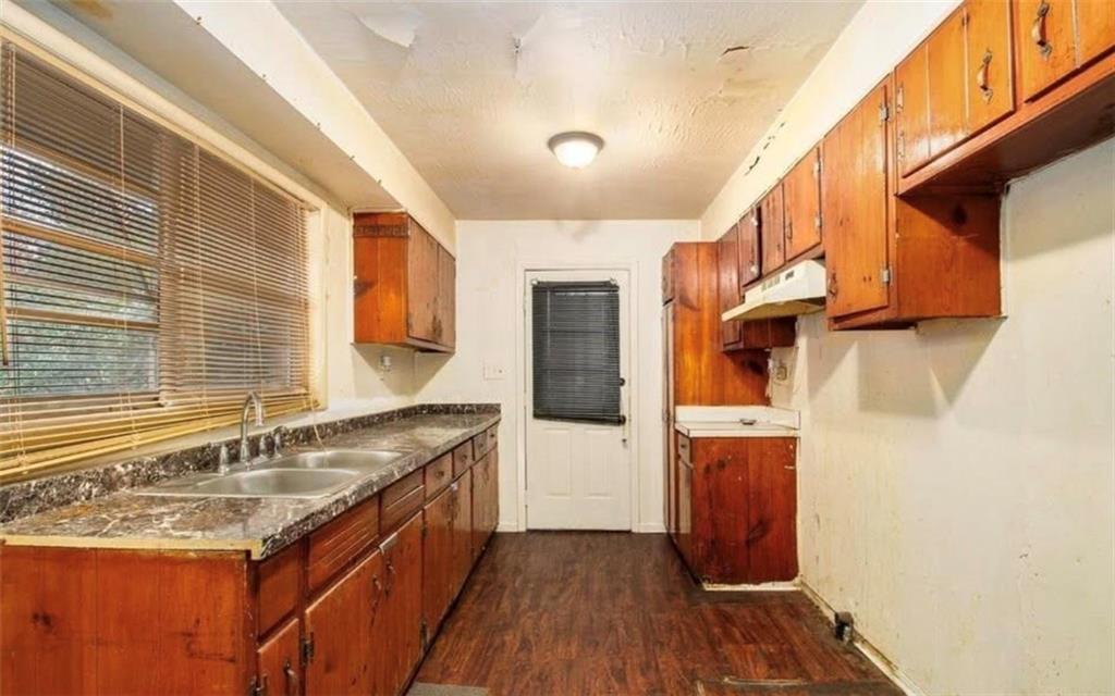 Property Photo: 1491 Boulderwoods Drive GA 30316