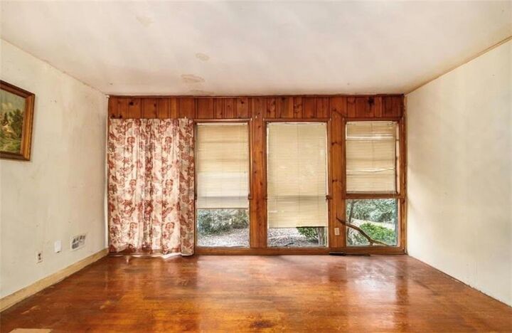 Property Photo: 1491 Boulderwoods Drive GA 30316