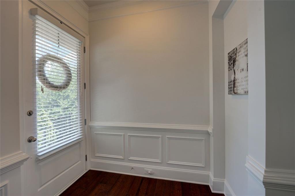 Property Photo: 421 Alderwood Street GA 30328