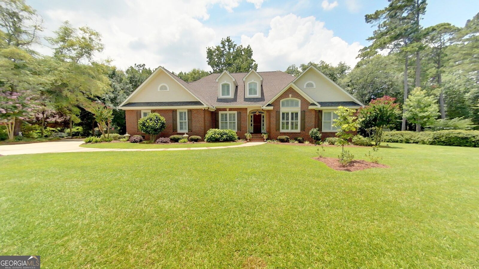 Property Photo:  114 Stratford Way  GA 31792 