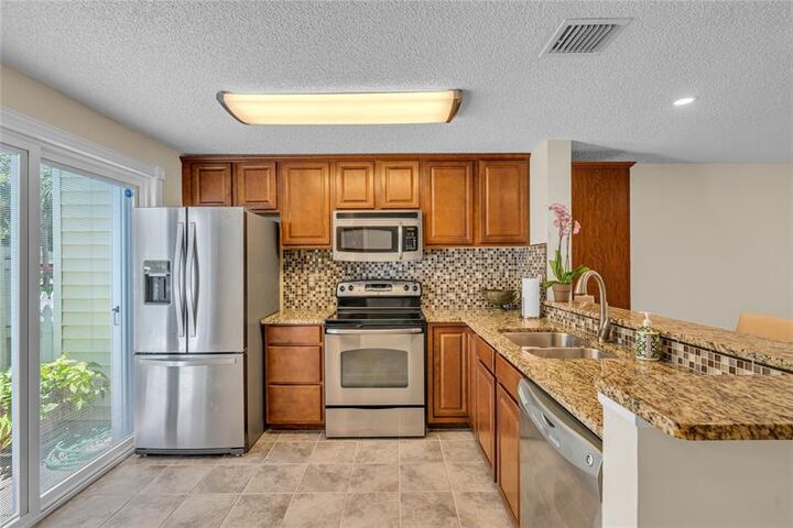 Property Photo:  2623 NE 15th St 2623  FL 33062 