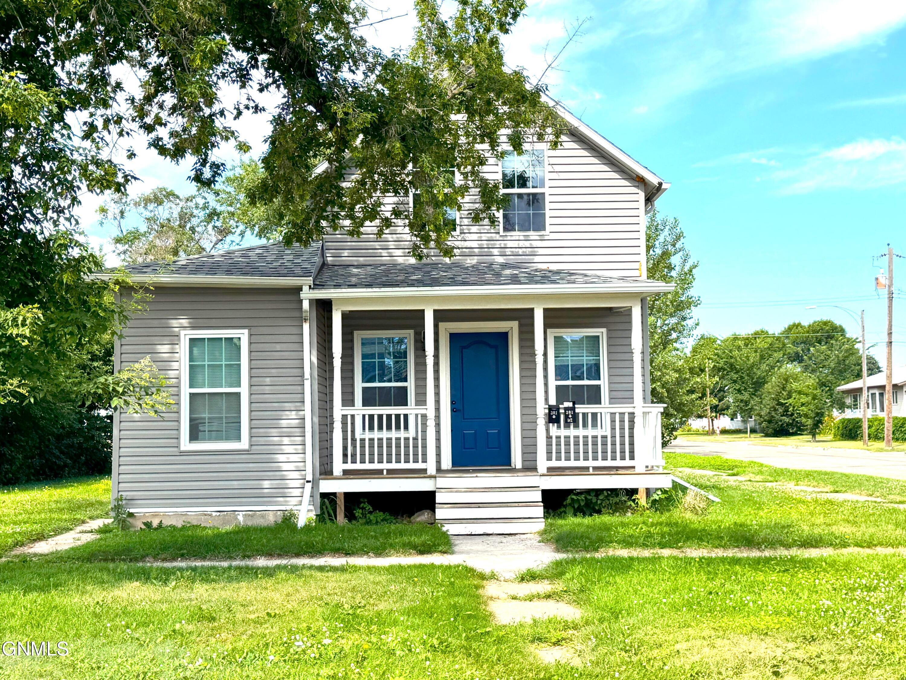 301 8th Avenue SW  Mandan ND 58554 photo