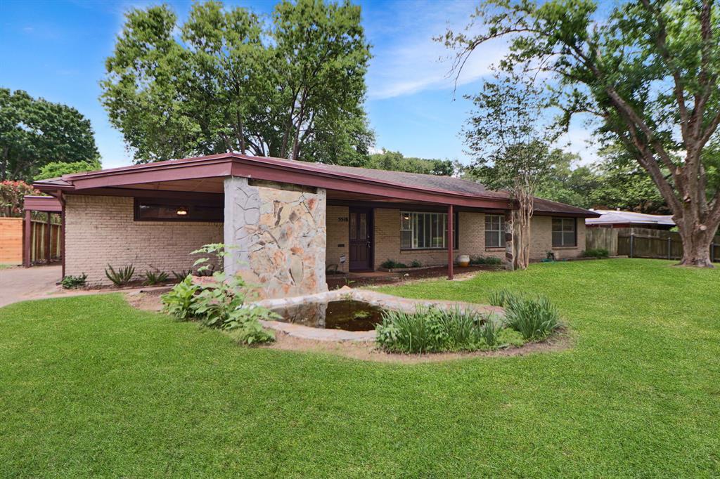 Property Photo: 5518 Holly Street TX 77081