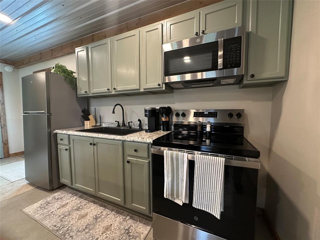 Property Photo: 1006 Fm 517 H TX 77511