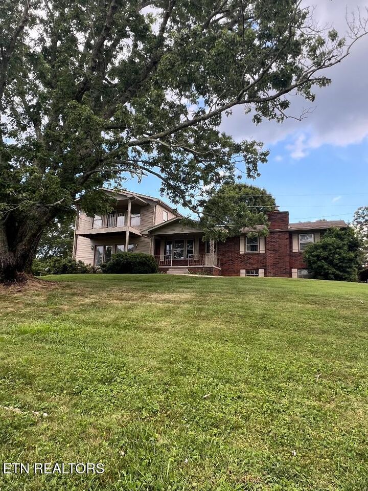 Property Photo: 154 Stonehenge St TN 37752